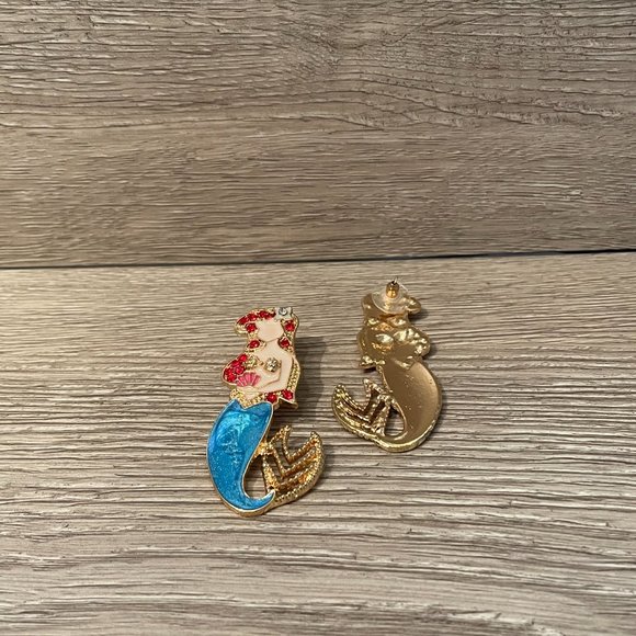 3/$35 Ariel - The Little Mermaid // Disneyland Disney World Earrings - Picture 3 of 5